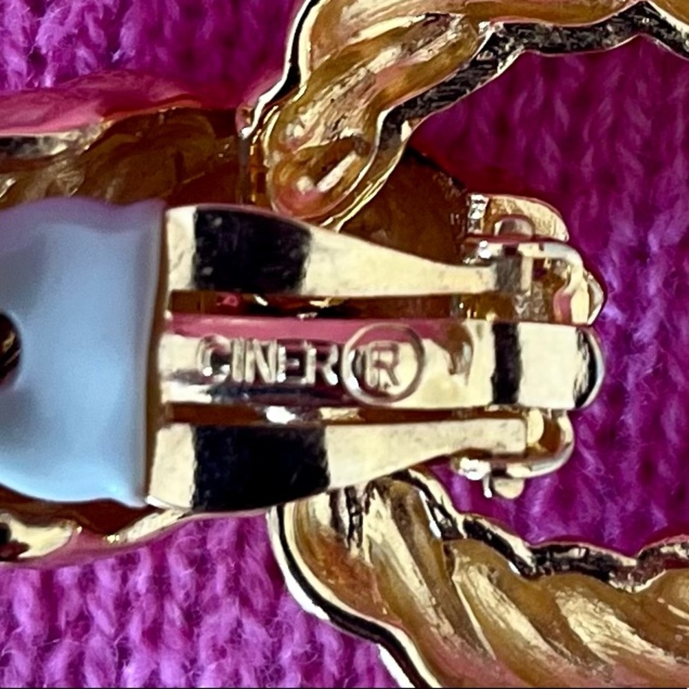 Ciner Vintage Door Knocker Clip on Earrings - Picture 7 of 12